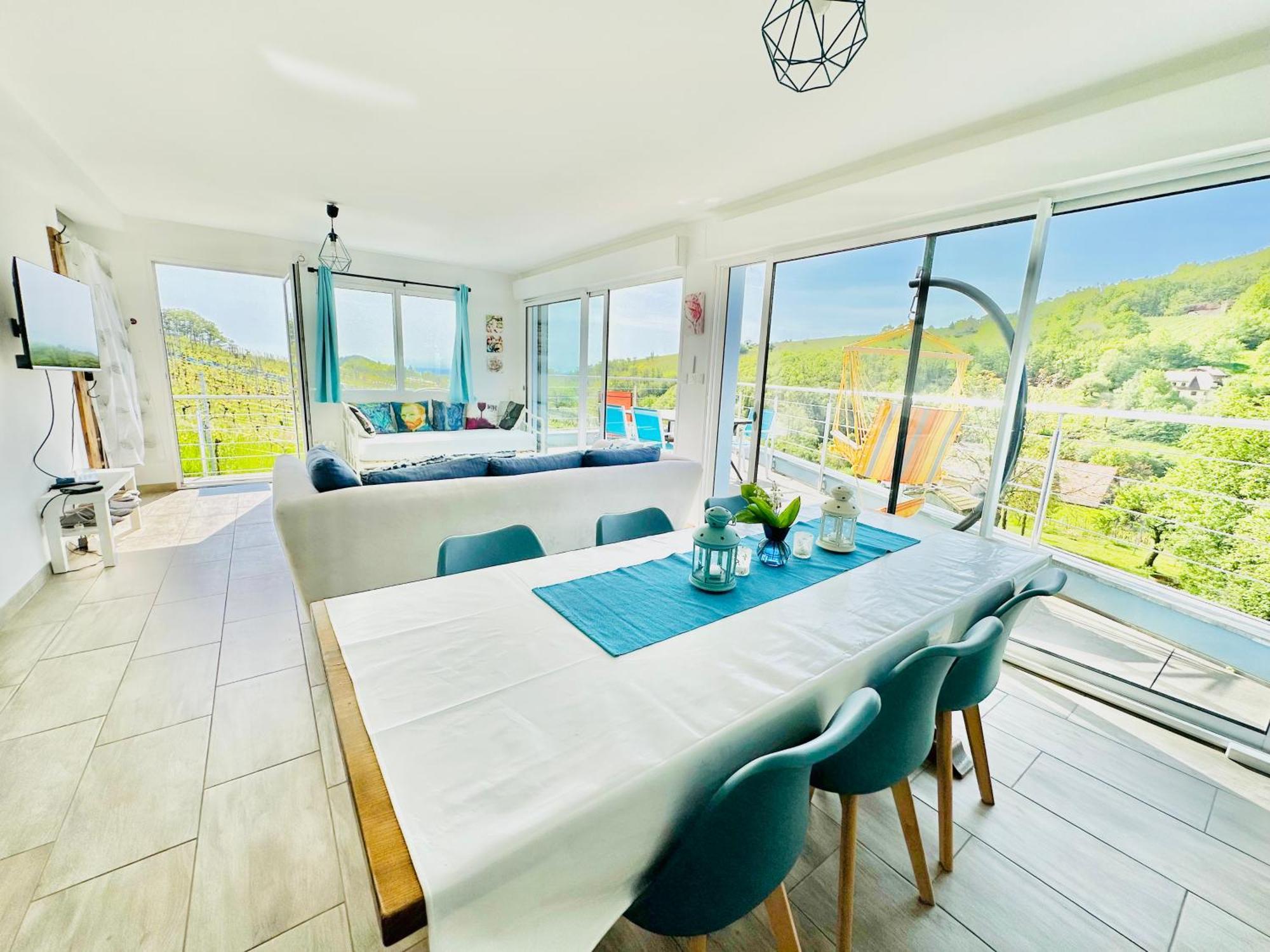 Ferienwohnung Domaine BOHN Blue Winehouse Reichsfeld Exterior foto